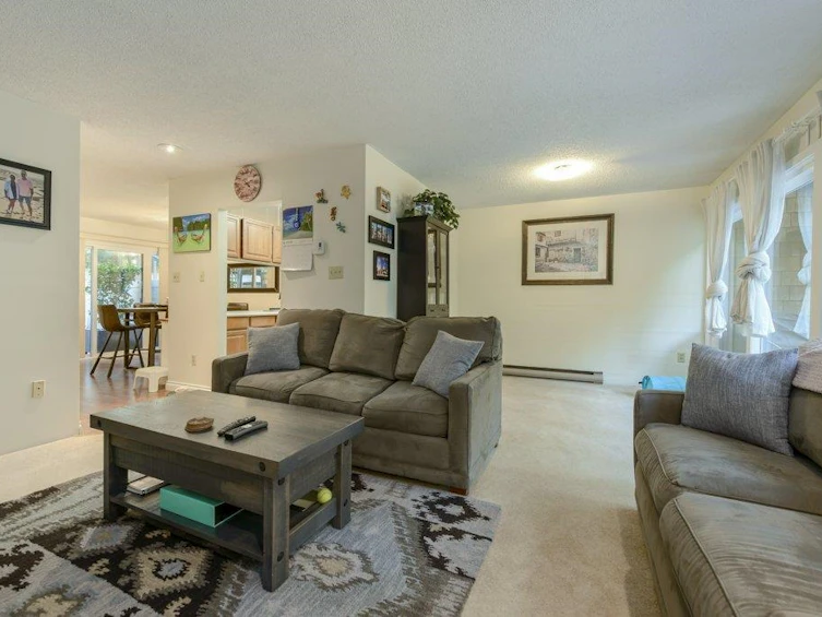 9813 Belfriar Drive, Burnaby, BC, V3N 4N1 - 2
