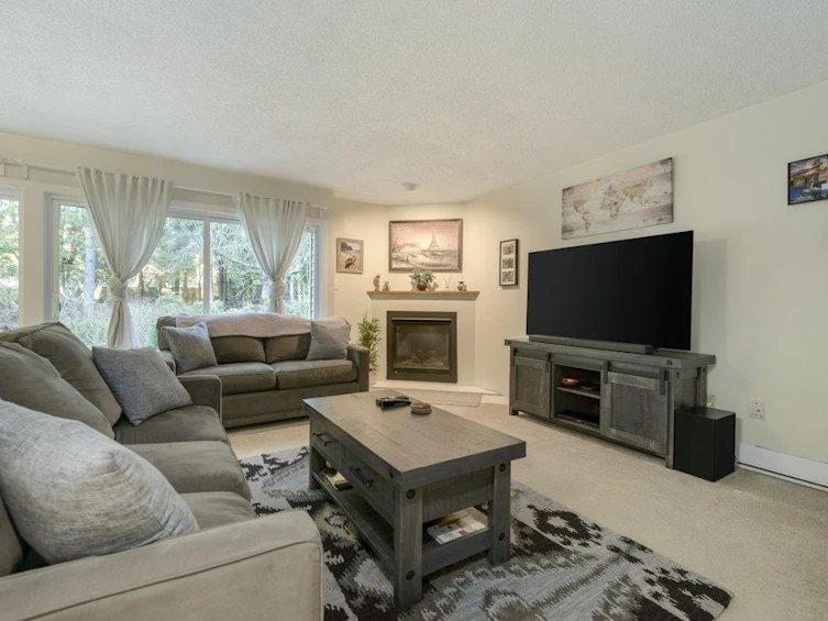 9813 Belfriar Drive, Burnaby, BC, V3N 4N1 - 5