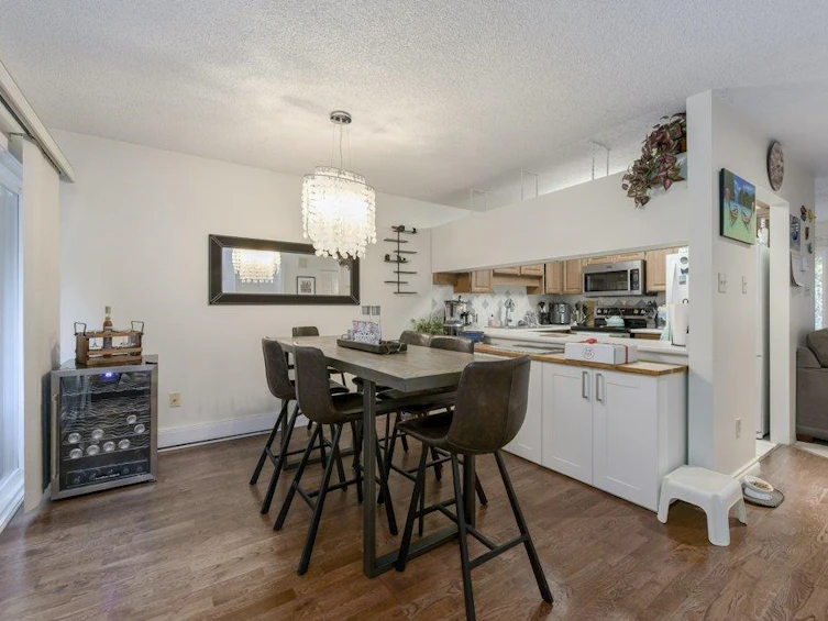 9813 Belfriar Drive, Burnaby, BC, V3N 4N1 - 7