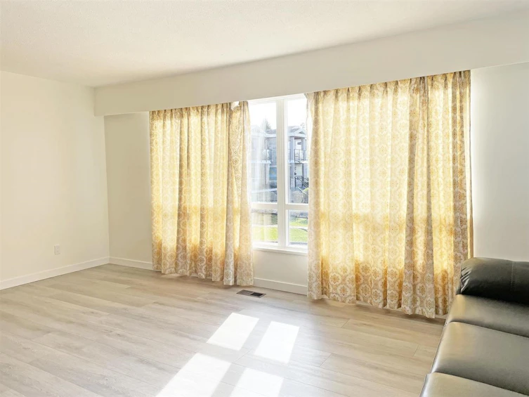 5854 Burns Place, Burnaby, BC, V5H 1X1 - 3