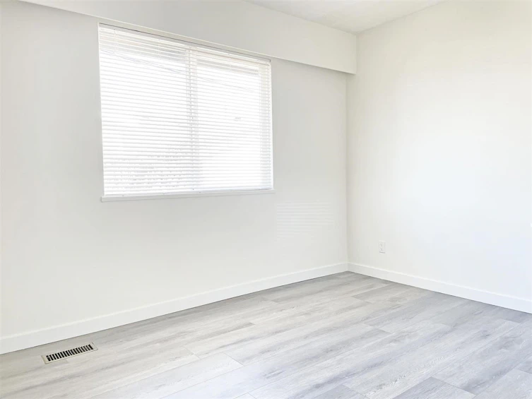 5854 Burns Place, Burnaby, BC, V5H 1X1 - 10