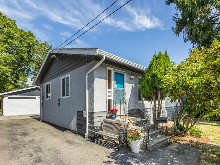 15873 Vine Avenue, Surrey, BC, V4B 2T5 - 2