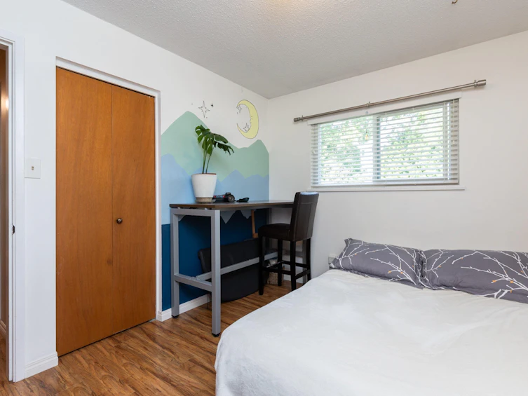 15873 Vine Avenue, Surrey, BC, V4B 2T5 - 15