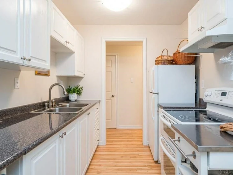 102-15020 North Bluff Road, Surrey, BC, V4B 5A4 - 16