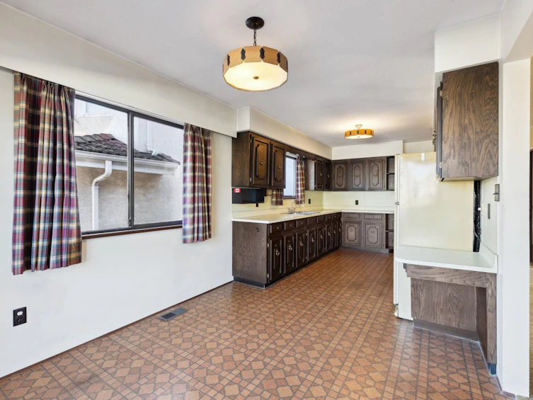 2235 E 51st Avenue, Vancouver, BC, V5P 1W4 - 9