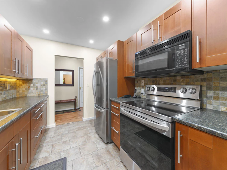 310-10631 No. 3 Road, Richmond, BC, V7A 4L8 - 2