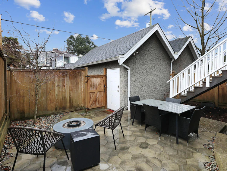 1747 W 16th Avenue, Vancouver, BC, V6J 2L9 - 24
