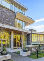 503 768 Arthur Erickson Place
