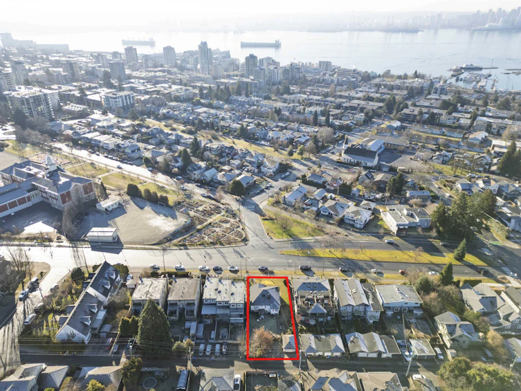 328 W 13th Street, North Vancouver, BC, V7M 1N8 - 4