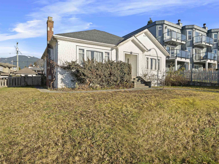328 W 13th Street, North Vancouver, BC, V7M 1N8 - 7