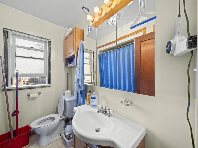 328 W 13th Street, North Vancouver, BC, V7M 1N8 - 17