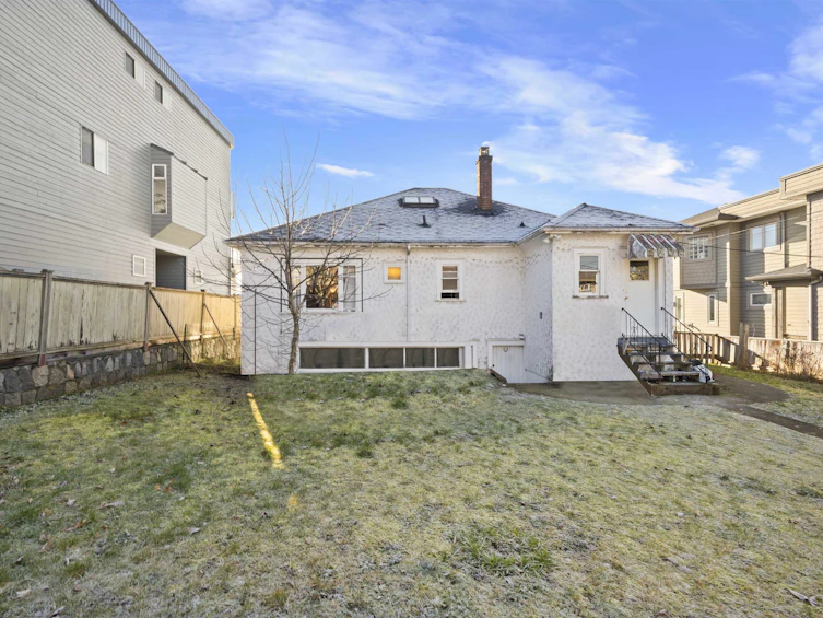328 W 13th Street, North Vancouver, BC, V7M 1N8 - 30