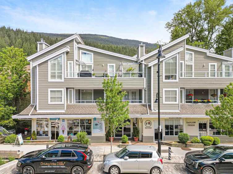 206-4390 Gallant Avenue, North Vancouver, BC, V7G 1L2