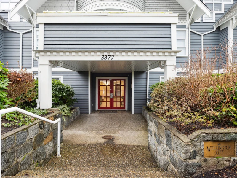 101 - 3377 Capilano Crescent, North Vancouver BC V7R 4W7