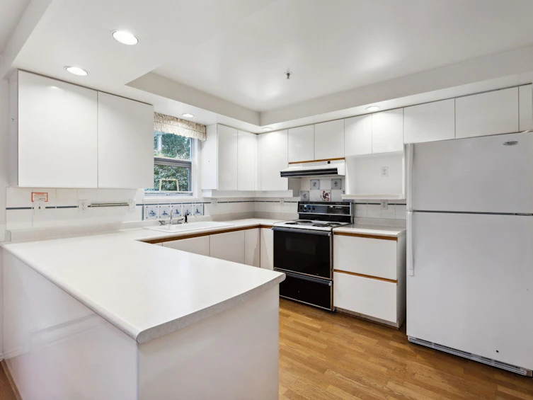 101-3377 Capilano Crescent, North Vancouver, BC, V7R 4W7 - 16