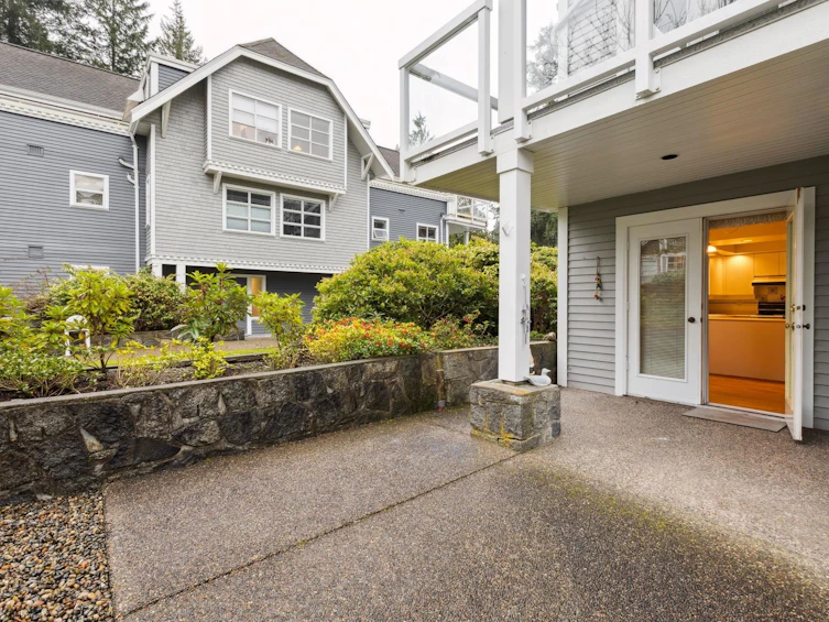 101-3377 Capilano Crescent, North Vancouver, BC, V7R 4W7 - 33