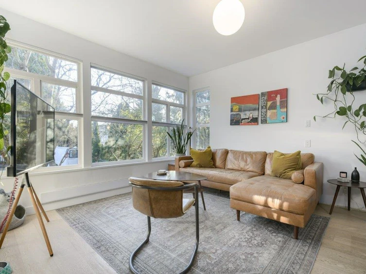 1055 E Pender Street, Vancouver, BC, V6A 4H9 - 2