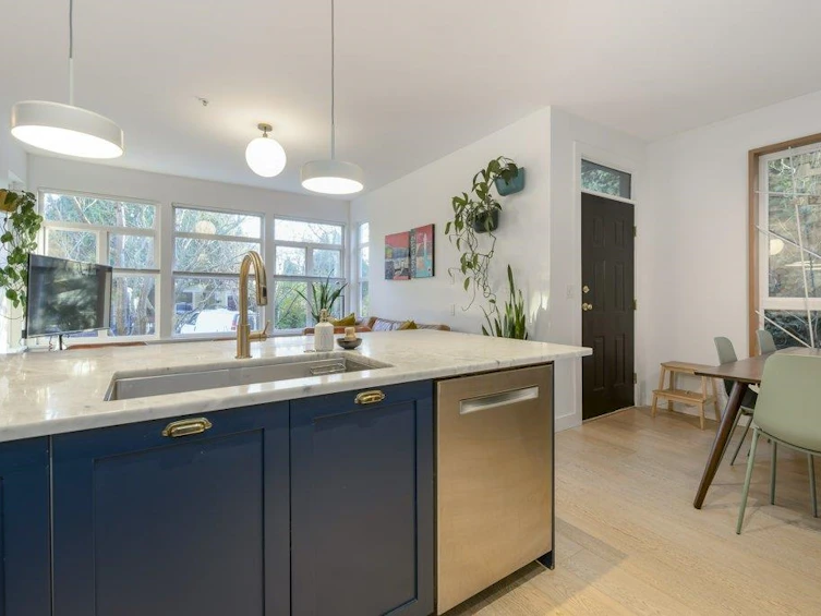 1055 E Pender Street, Vancouver, BC, V6A 4H9 - 10
