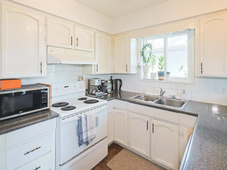 3322 Slocan Street, Vancouver, BC, V5M 3E5 - 12
