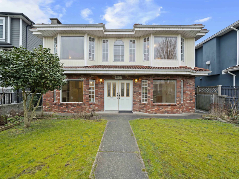 5907 Clarendon Street, Vancouver BC V5R 3K4