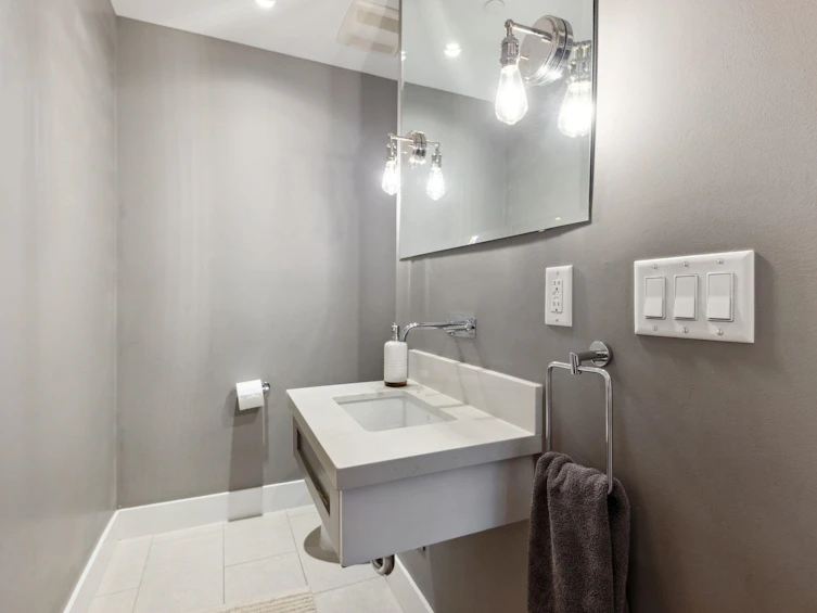 2625 Lakewood Drive, Vancouver, BC, V5N 4V3 - 24