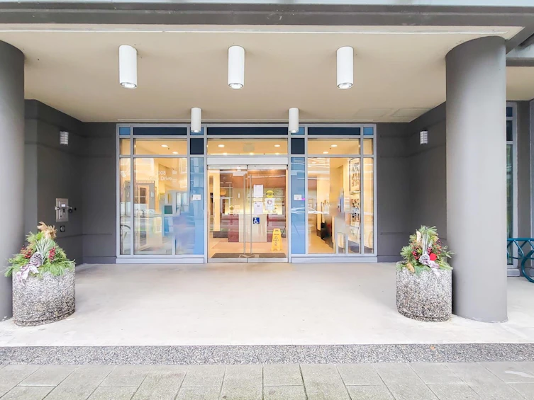 2101-3008 Glen Drive, Coquitlam, BC, V3B 0J5 - 17