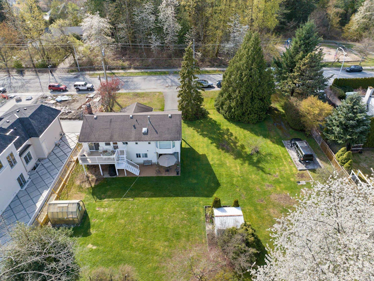 11068 156 Street, Surrey, BC, V3R 6J8 - 9