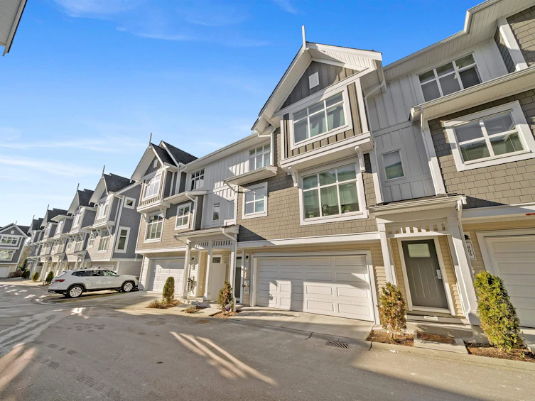 802-11295 Pazarena Place, Maple Ridge, BC, V2X 4K9 - 3