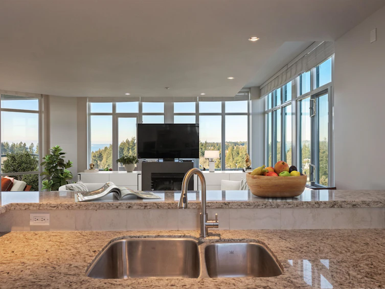 903-14824 North Bluff Road, Surrey, BC, V4B 3E2 - 11