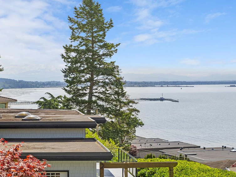 14401 Sunset Drive, Surrey, BC, V4B 2V6 - 2