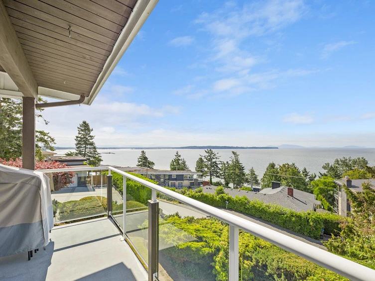 14401 Sunset Drive, Surrey, BC, V4B 2V6 - 14