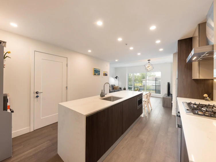 202-477 W 59th Avenue, Vancouver, BC, V5X 1X4 - 2