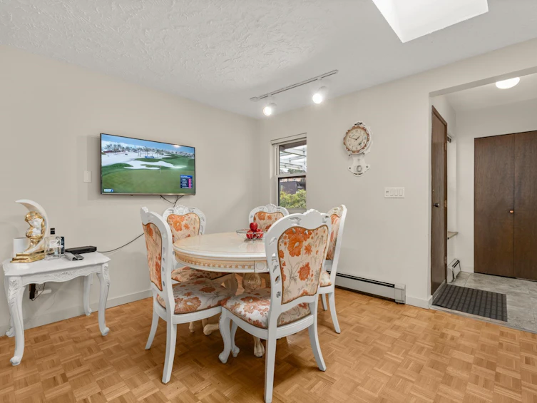 4651 W 16th Avenue, Vancouver, BC, V6R 3E9 - 10
