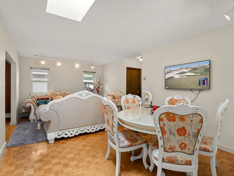 4651 W 16th Avenue, Vancouver, BC, V6R 3E9 - 11