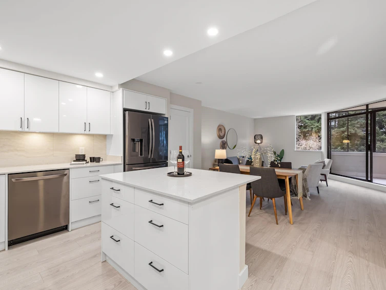 304-1480 Foster Street, Surrey, BC, V4B 3X7 - 2