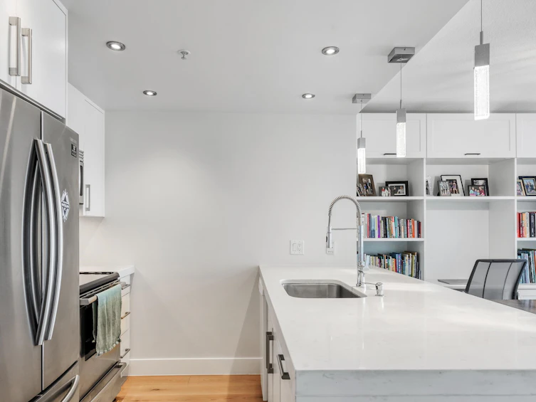305-1201 Marinaside Crescent, Vancouver, BC, V6Z 2V2 - 7