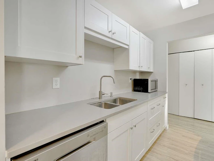 613-13923 72 Avenue, Surrey, BC, V3W 2P6 - 8