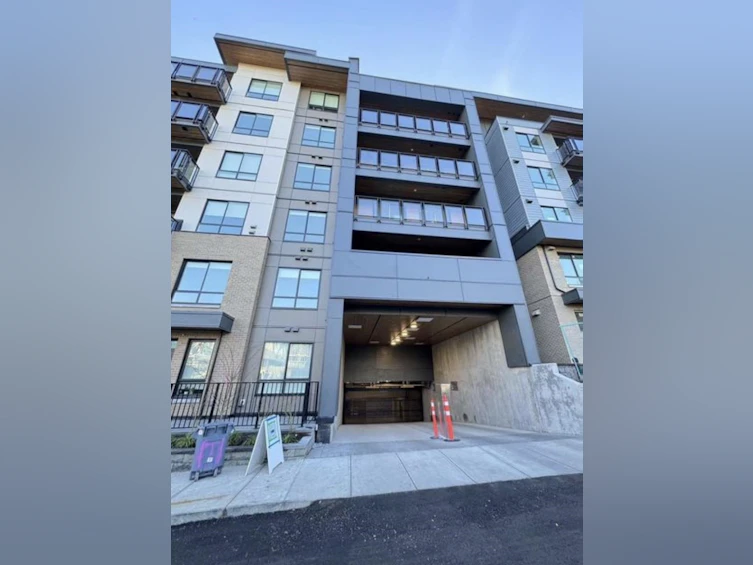 426-9456 134 Street, Surrey, BC, V3V 0G8 - 9