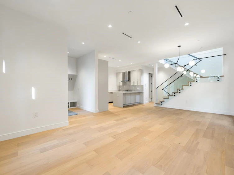 5836 Highbury Street, Vancouver, BC, V6N 1Z1 - 5