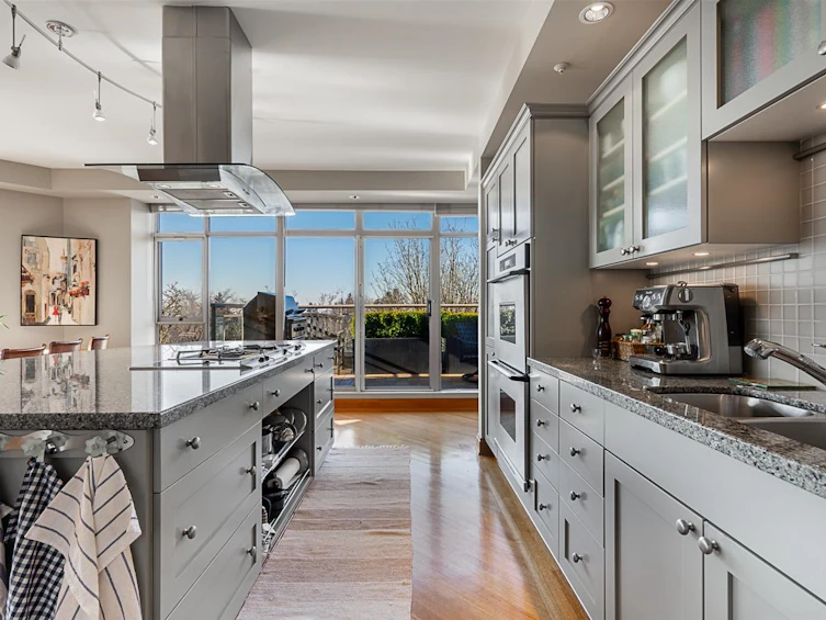PH1-5700 Larch Street, Vancouver, BC, V6M 4E2 - 9