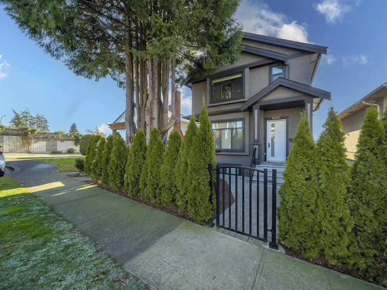 3360 Parker Street, Vancouver, BC, V5K 2V9
