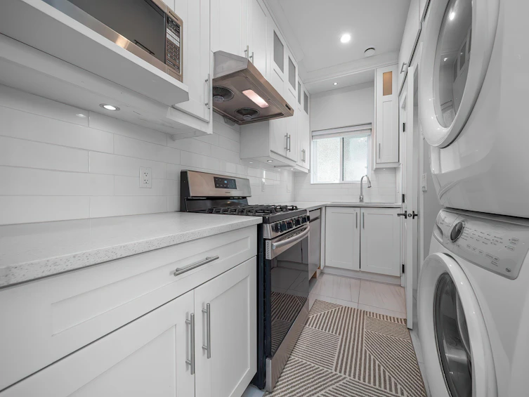 3360 Parker Street, Vancouver, BC, V5K 2V9 - 5