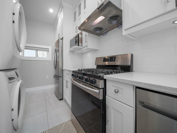 3360 Parker Street, Vancouver, BC, V5K 2V9 - 6