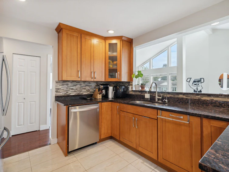 1385 Yarmouth Street, Port Coquitlam, BC, V3C 5P9 - 11