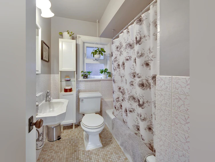 1595 E 13th Avenue, Vancouver, BC, V5N 2B7 - 12