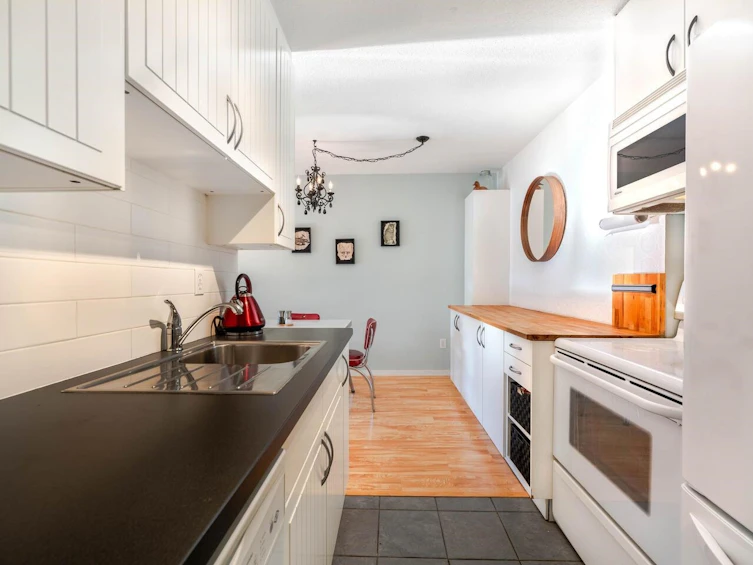304-930 E 7th Avenue, Vancouver, BC, V5T 1P6 - 4
