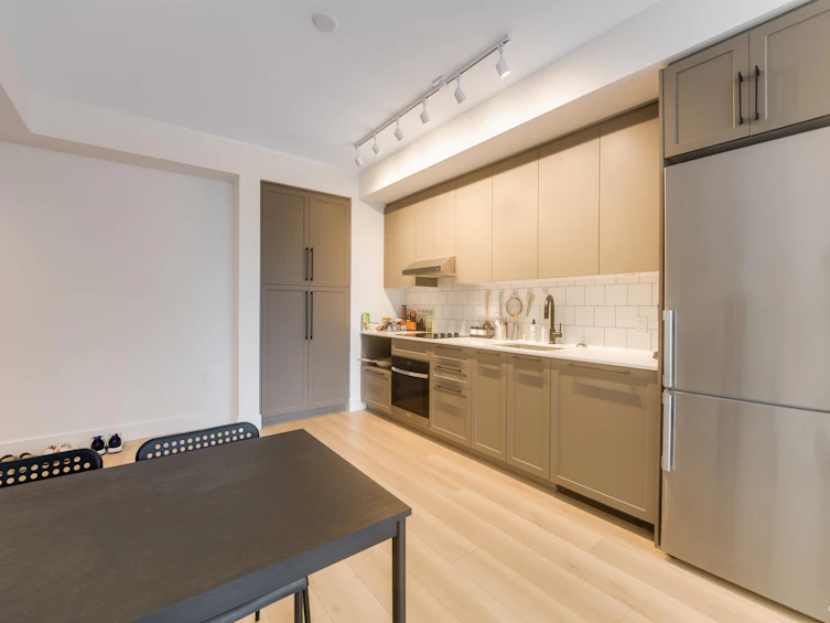 208-8750 University Crescent, Burnaby, BC, V5A 0G9 - 4