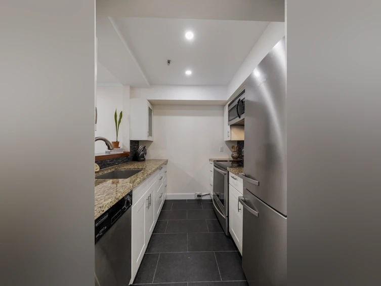 206-1265 W 11th Avenue, Vancouver, BC, V6H 1K6 - 12