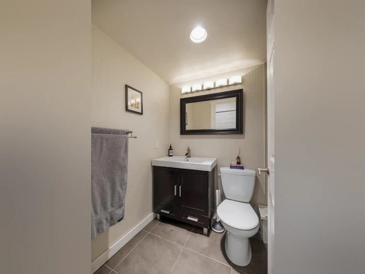 206-1265 W 11th Avenue, Vancouver, BC, V6H 1K6 - 24