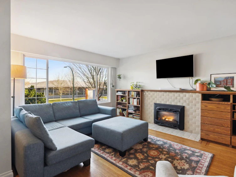 3365 Victoria Drive, Vancouver, BC, V5N 4M3 - 2